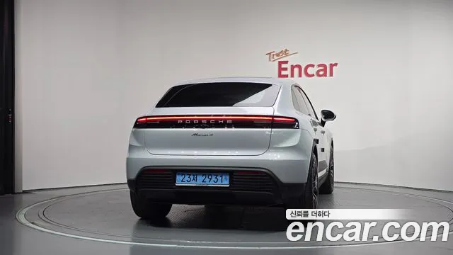 Porsche Macan Electric — Фото автомобиля 4