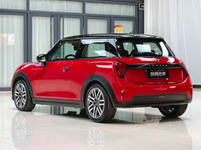 MINI Hatch — Фото автомобиля 11
