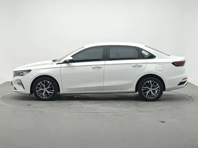 Geely Emgrand — Фото автомобиля 2