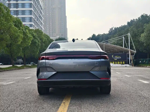 BYD Qin L — Фото автомобиля 7
