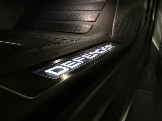 Land Rover Defender — Фото автомобиля 23