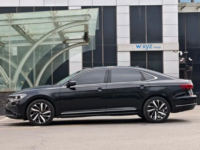 Volkswagen Passat — Фото автомобиля 3