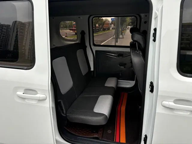 Wuling Zhiguang NEV — Фото автомобиля 8