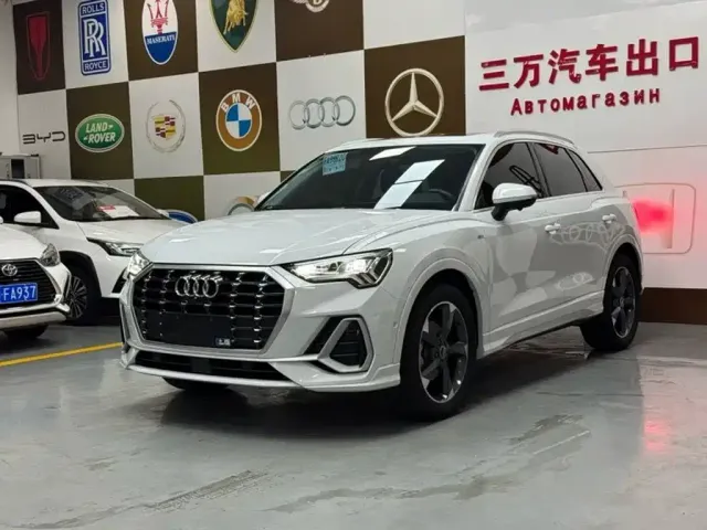 Фотография автомобиля — Audi Q3