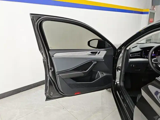 Volkswagen Sagitar — Фото автомобиля 7
