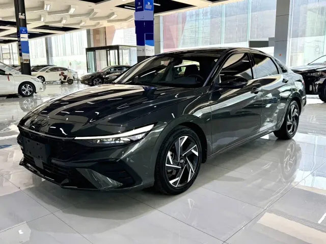 Фотография автомобиля — Hyundai Elantra