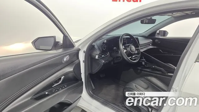 Hyundai Avante CN7 — Фото автомобиля 10