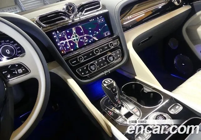 Bentley Bentayga Bentayga 4.0 V8 EWB First Edition — Фото автомобиля 13