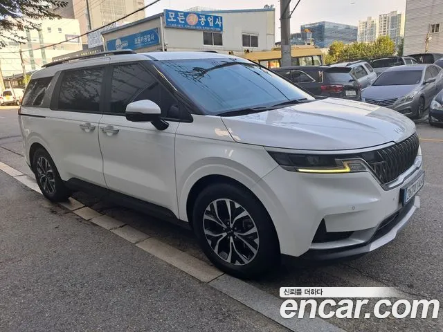 Kia Canival — Фото автомобиля 3