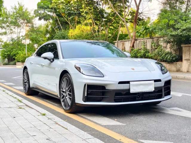 Porsche Panamera — Фото автомобиля 4