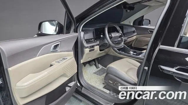 Kia Carnival Generation 4 — Фото автомобиля 10
