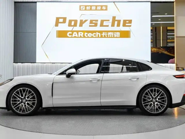 Porsche Panamera — Фото автомобиля 3