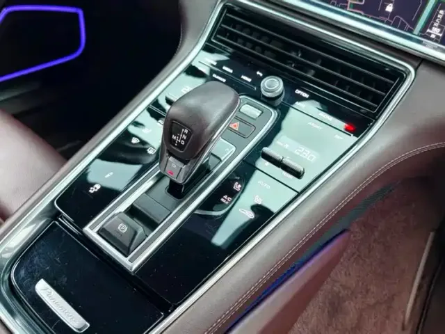 Porsche Panamera — Фото автомобиля 15