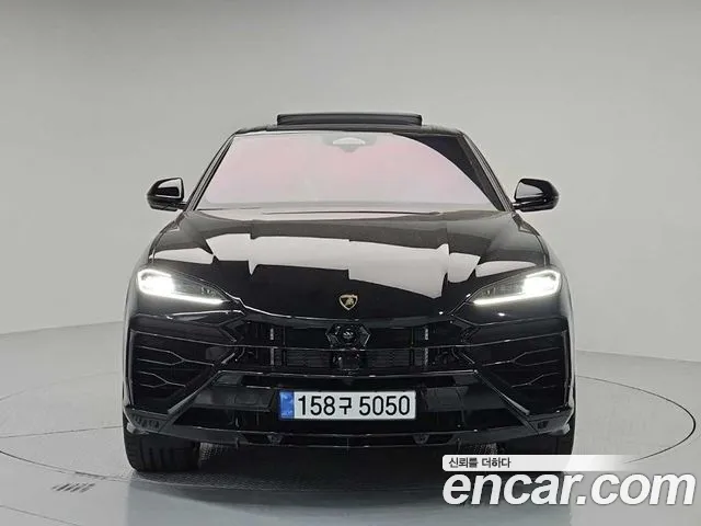 Lamborghini Urus — Фото автомобиля 2