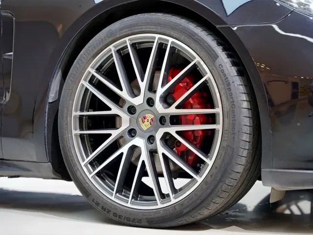 Porsche Panamera — Фото автомобиля 10
