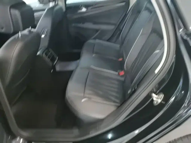 Volkswagen Passat — Фото автомобиля 16