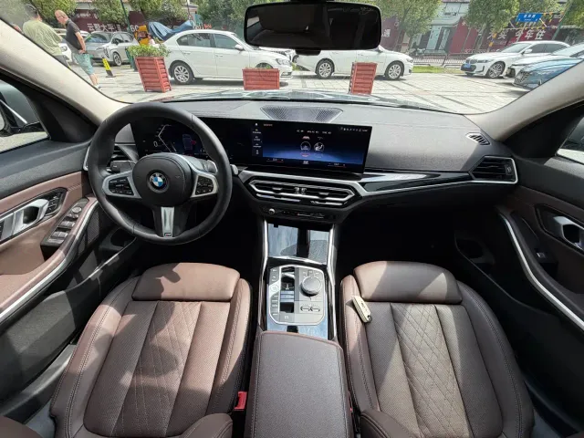 BMW 3 Series — Фото автомобиля 11