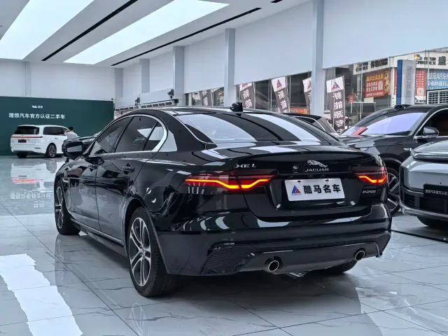 Jaguar XEL — Фото автомобиля 13