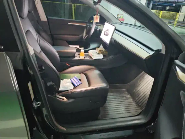 Tesla Model Y — Фото автомобиля 8