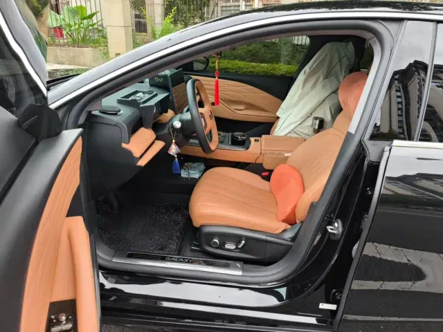 Geely Galaxy Xingyao 8 — Фото автомобиля 11