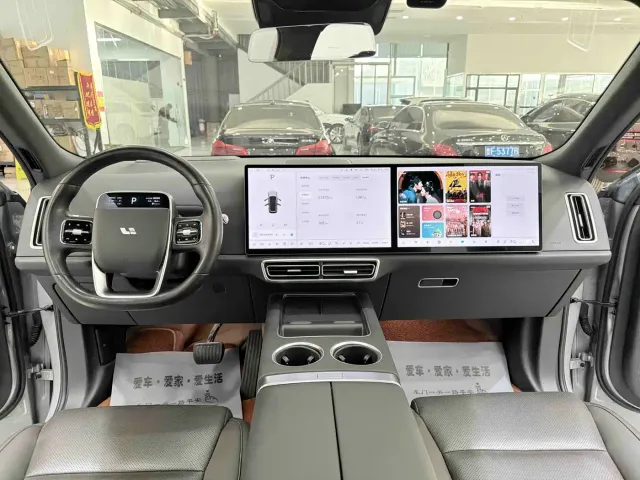 Li Auto Li L8 2023 Pro — Фото автомобиля 8
