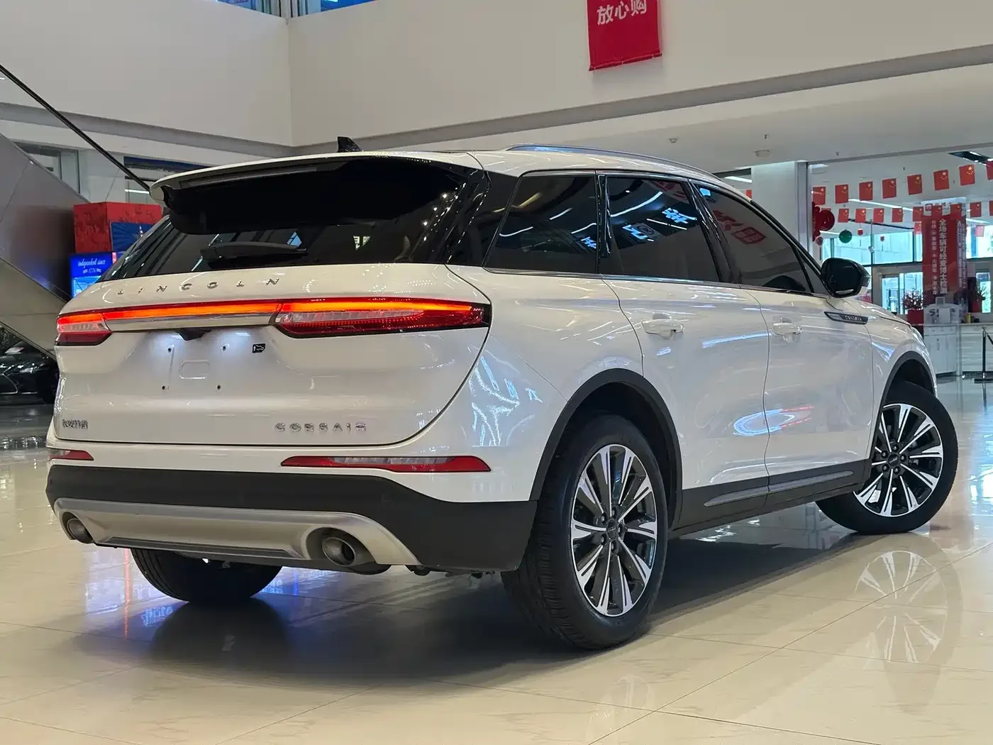 Lincoln Adventurer 2022 2.0T FWD Premium Luxury Edition — Фото автомобиля 5