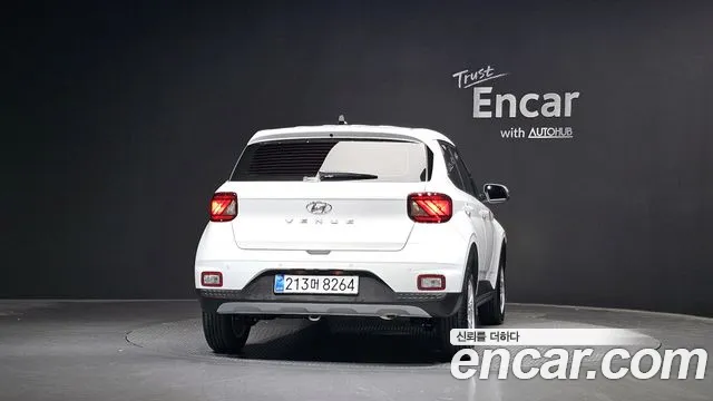 Hyundai Venue — Фото автомобиля 4