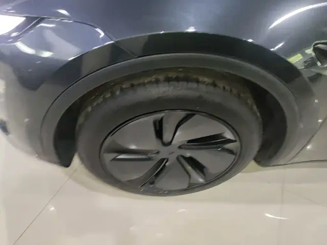 Tesla Model Y — Фото автомобиля 22