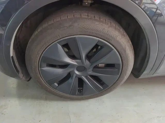 Tesla Model Y — Фото автомобиля 22