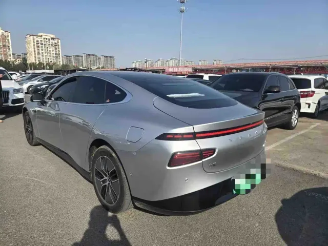 Xpeng P7 — Фото автомобиля 3