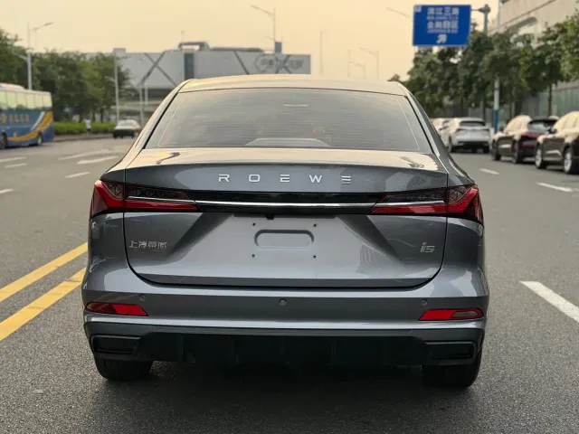 Roewe i5 — Фото автомобиля 5