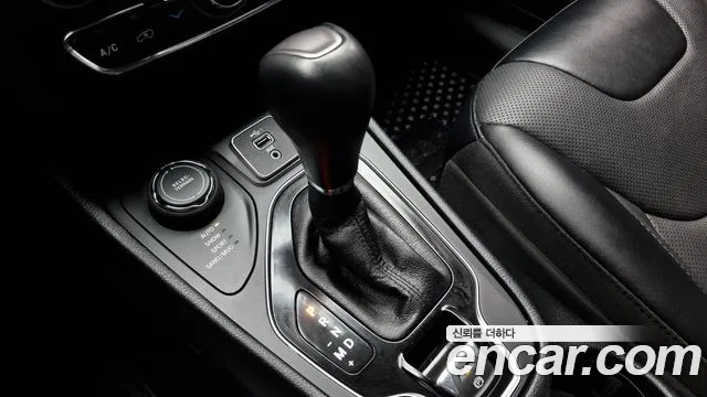 Jeep Cherokee Cherokee(KL) — Фото автомобиля 9