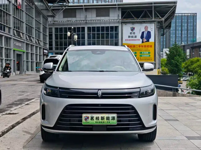 Aito M7 — Фото автомобиля 2