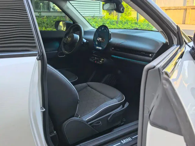 MINI Cooper — Фото автомобиля 3