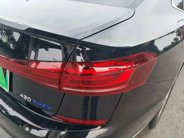Volkswagen Passat — Фото автомобиля 7