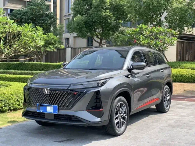 Фотография автомобиля — Changan CS75 Plus