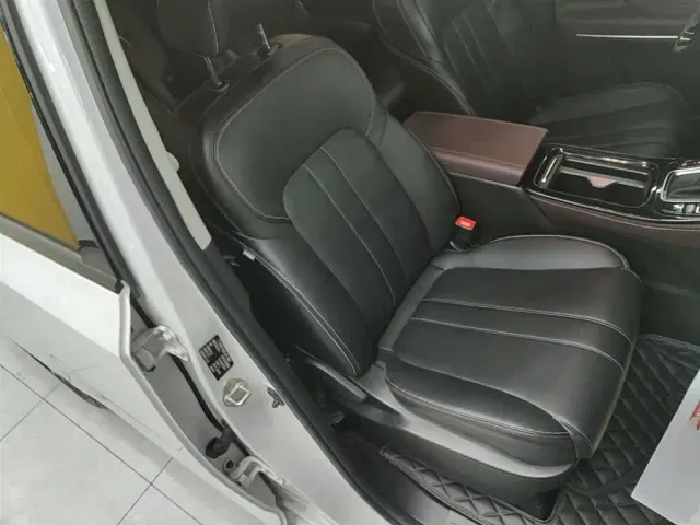 GAC Trumpchi M6 — Фото автомобиля 24