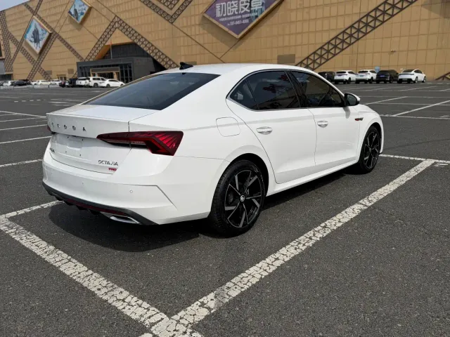 Skoda Octavia — Фото автомобиля 4