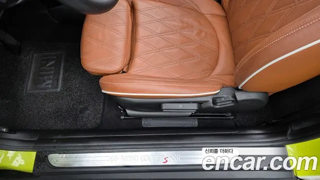 Mini Cooper Convertible — Фото автомобиля 30