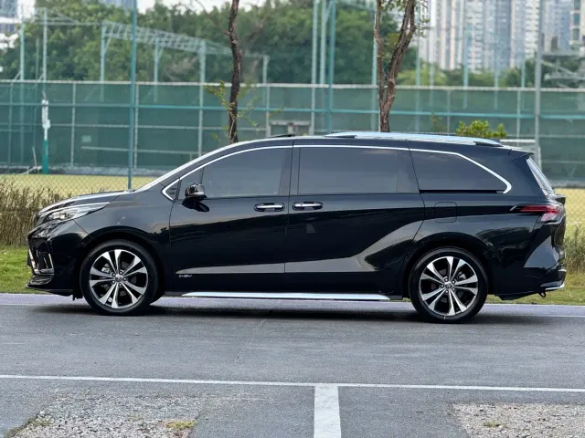Toyota Granvia — Фото автомобиля 3