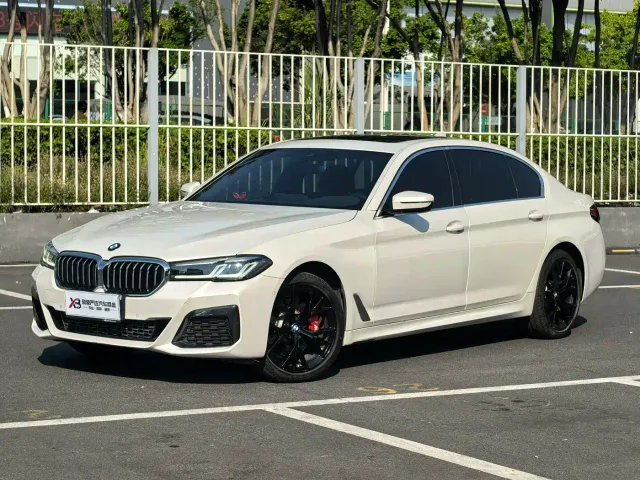 Фотография автомобиля — BMW 5 Series