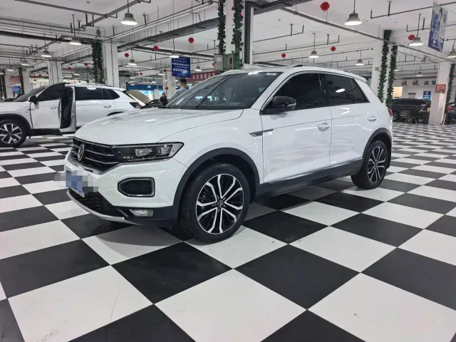 Фотография автомобиля — Volkswagen T-Roc