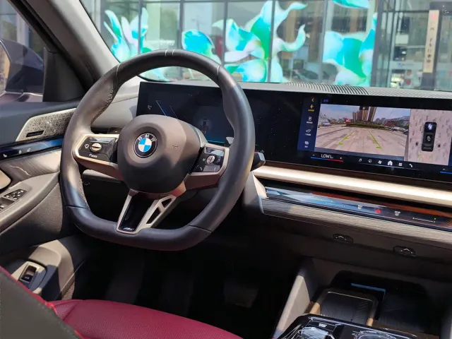 BMW 5 Series — Фото автомобиля 26