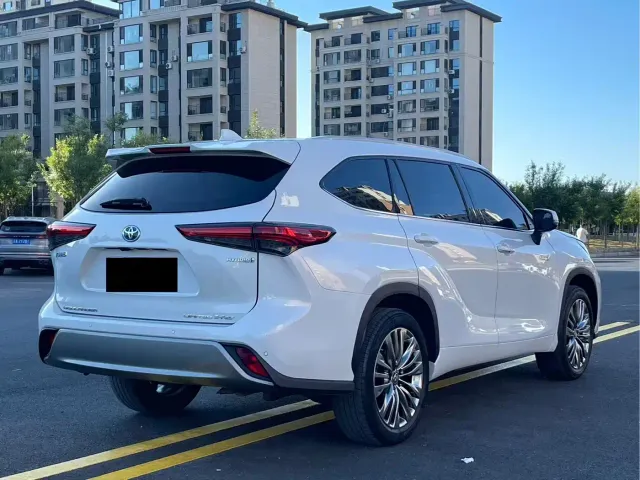 Toyota Highlander — Фото автомобиля 9