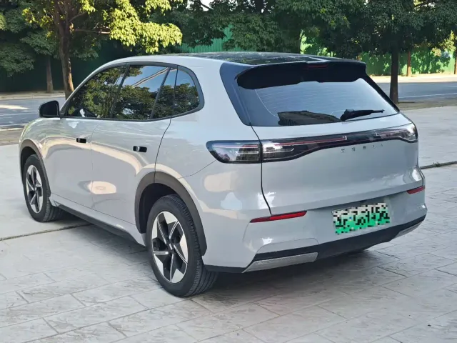 Geely Galaxy E5 — Фото автомобиля 9