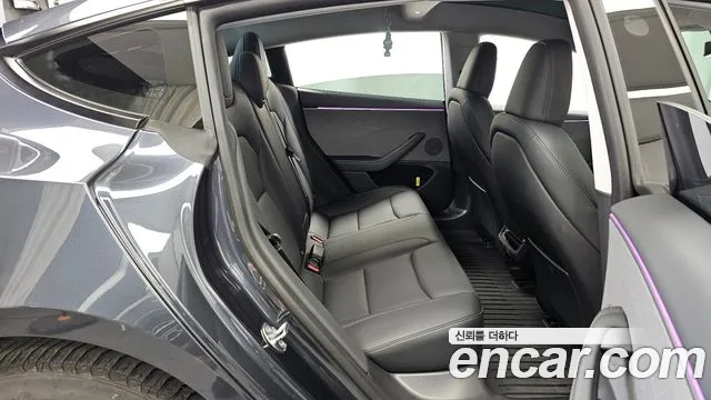 Tesla Model 3 — Фото автомобиля 12