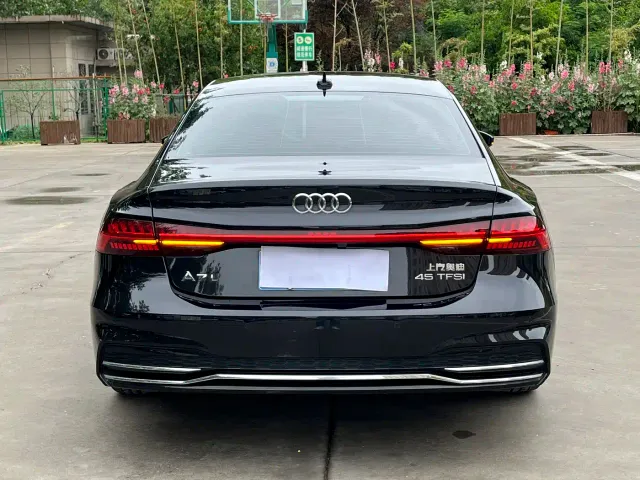 Audi A7L — Фото автомобиля 4