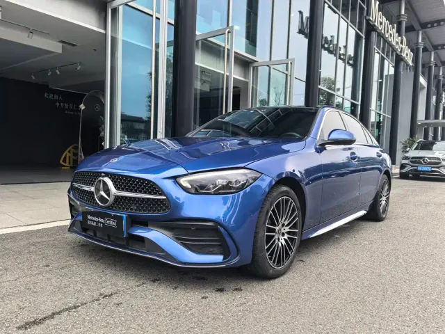 Фотография автомобиля — Mercedes-Benz C-Class