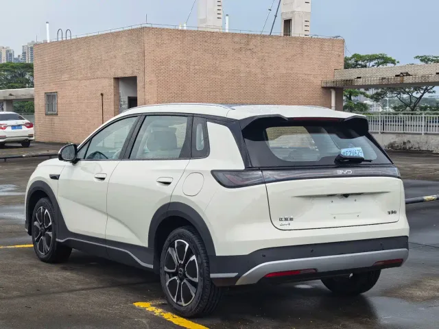 BYD Seal 05 DM-i — Фото автомобиля 3