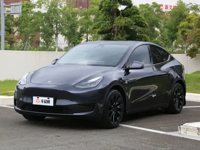 Фотография автомобиля — Tesla Model Y